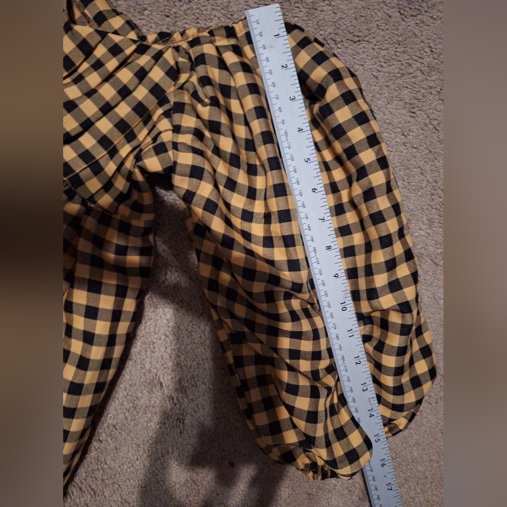 Nasty Gal Black and Tan And Orange Blend  Checkered Puff Sleeve Crop Top - Picture 4 of 13